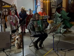 weihnachtliches Programm 2024 am Gerätehaus der Feuerwehreinheit Dreetz